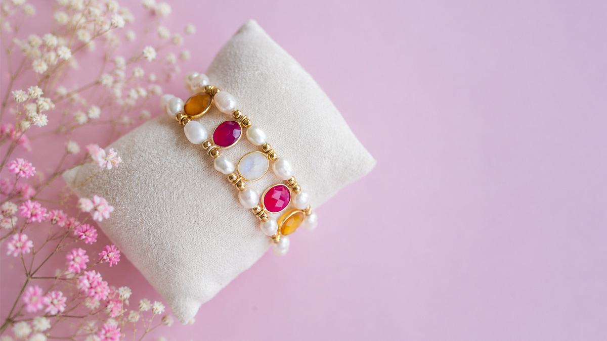 Pulsera de doble vuelta con piedras naturales y cuentas de agua dulce