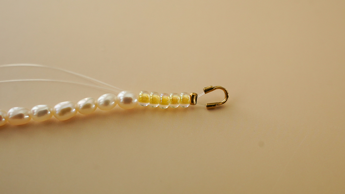 Collar de cuentas Miyuki y cuentas de agua dulce — Tutorial fácil de joyería DIY : Paso 5 Collar de cuentas Miyuki y cuentas de agua dulce — Tutorial fácil de joyería DIY : Paso 5