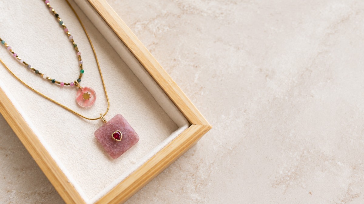 Esquema Dúo de collares de piedras naturales: turmalina y cuarzo rosa Esquema Dúo de collares de piedras naturales: turmalina y cuarzo rosa