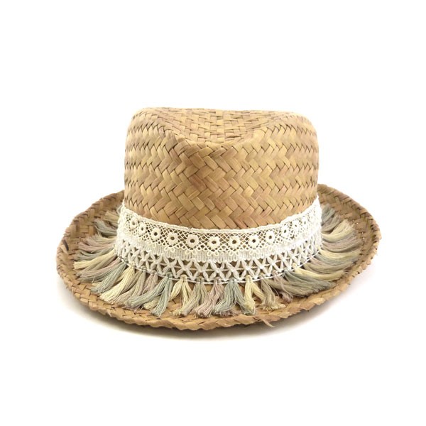 Sombrero panamá personalizado con trenza, lentejuelas y conchas de cauri : Paso 4