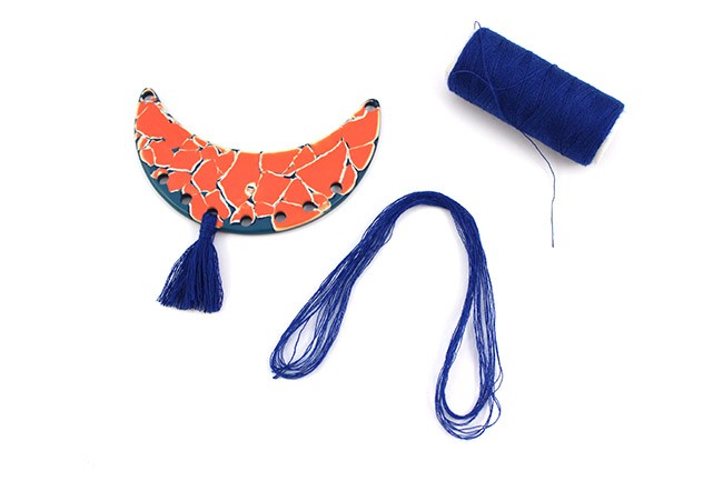 Pechera y pendientes de Fimo color flamenco con cowries : Paso 8 Pechera y pendientes de Fimo color flamenco con cowries : Paso 8