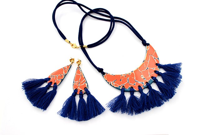 Pechera y pendientes de Fimo color flamenco con cowries : Paso 12 Pechera y pendientes de Fimo color flamenco con cowries : Paso 12