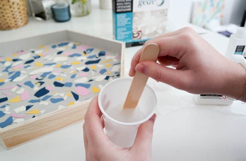 Creación de una encimera de terrazo con resina Pebeo : Paso 5