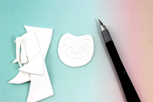 Broche Panda de arcilla Fimo y Sculpey líquido : Paso 3