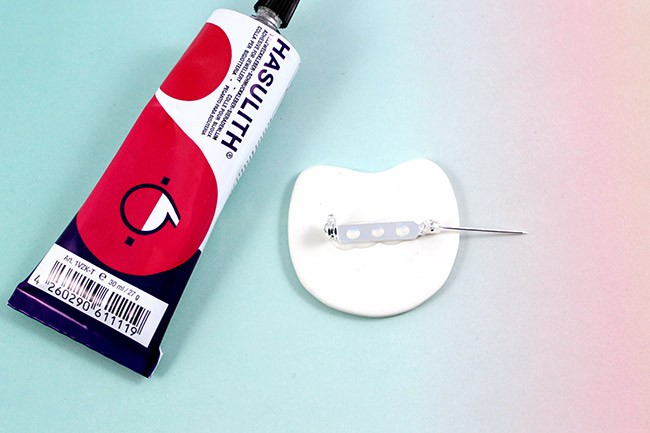 Broche Panda de arcilla Fimo y Sculpey líquido : Paso 5