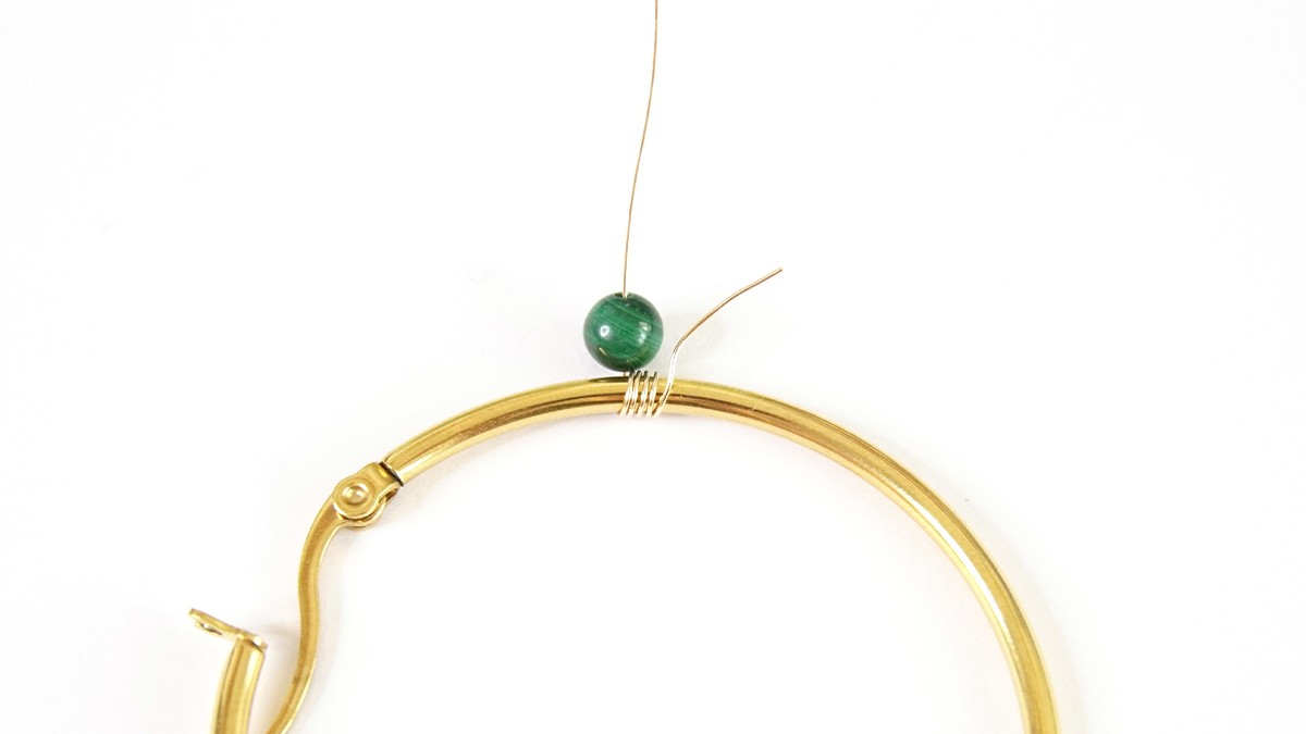 Criollas con Cuentas de piedra de malaquita natural : Paso 1