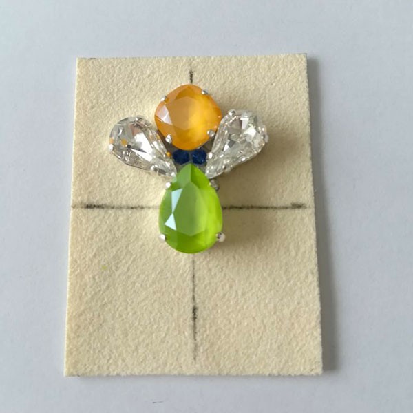 Pendientes de cabujón azul majestuoso, ranúnculo y lima de PureCrystal : Paso 8 Pendientes de cabujón azul majestuoso, ranúnculo y lima de PureCrystal : Paso 8