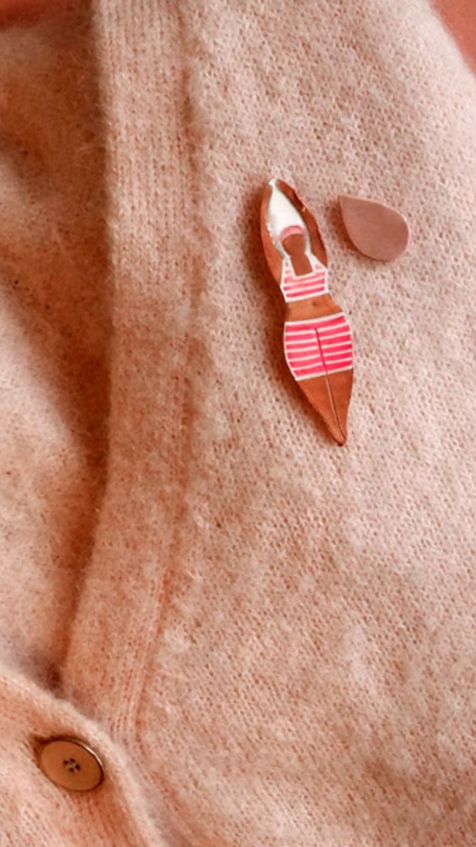 Esquema Pin de bricolaje bañándose en arcilla polimérica