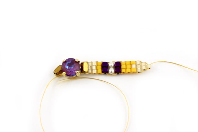 Pulsera tejida con punto cuadrado y cabujón PureCrystal DeLite : Paso 6