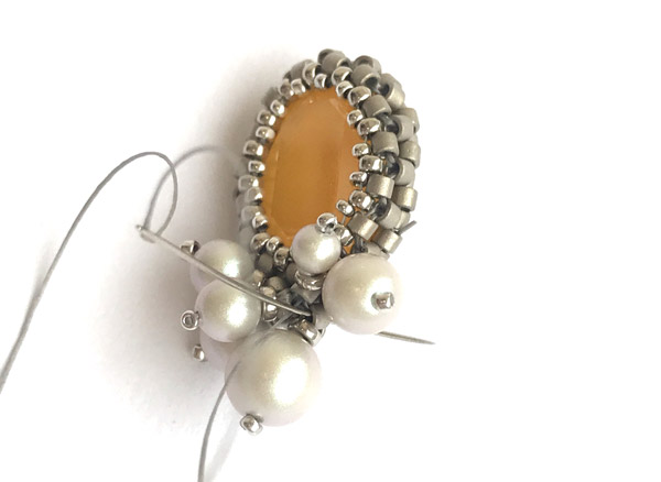 Pendientes DIY con cristales PureCrystal y cuentas de cristal Miyuki Delicas : Paso 17 Pendientes DIY con cristales PureCrystal y cuentas de cristal Miyuki Delicas : Paso 17