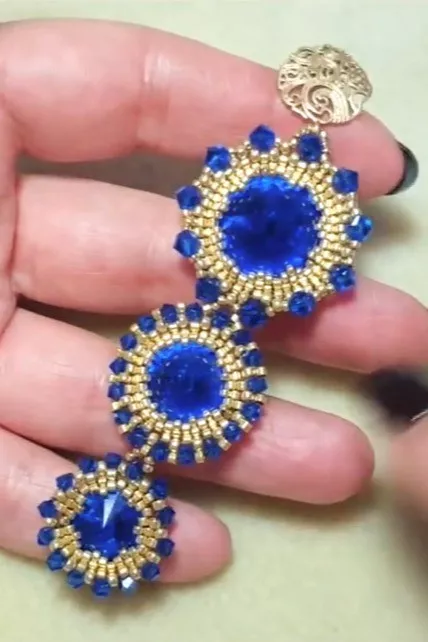 Esquema Pendientes DIY con cabujones de Swarovski Esquema Pendientes DIY con cabujones de Swarovski