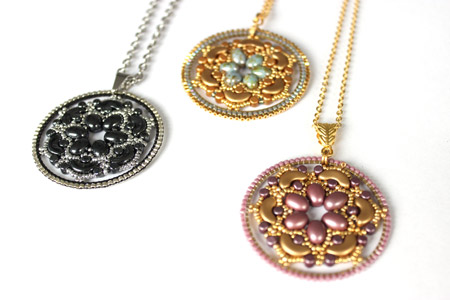 Schema bijou pendentif Sasha perles en verre Samos par Puca